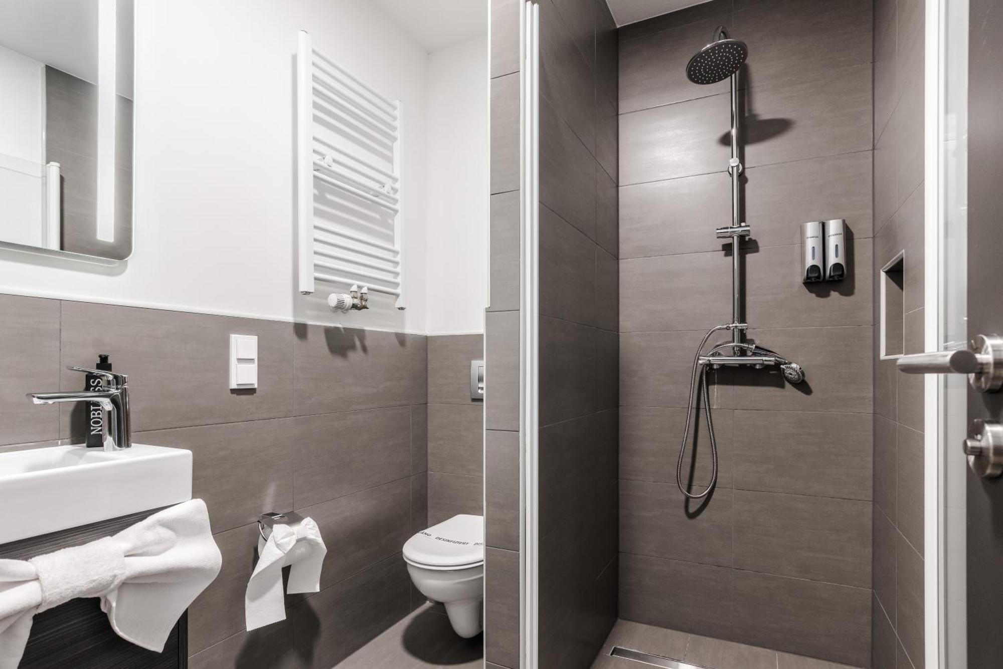 Hotel Montenegro Worms Extérieur photo
