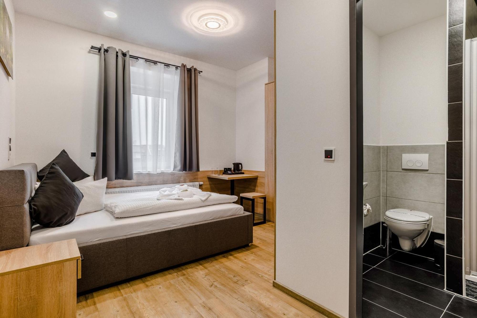 Hotel Montenegro Worms Extérieur photo